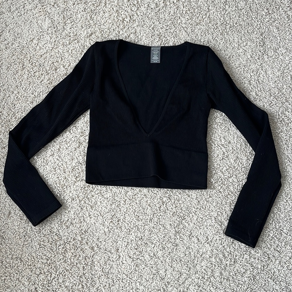 🆕 NWOT Bodycon cropped plunge neck long sleeve black top Womens one size